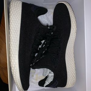 Adidas Pharrell Williams Tennis Hu Athletic Shoe